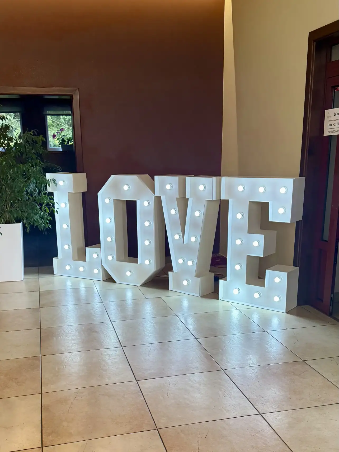 Napis LOVE